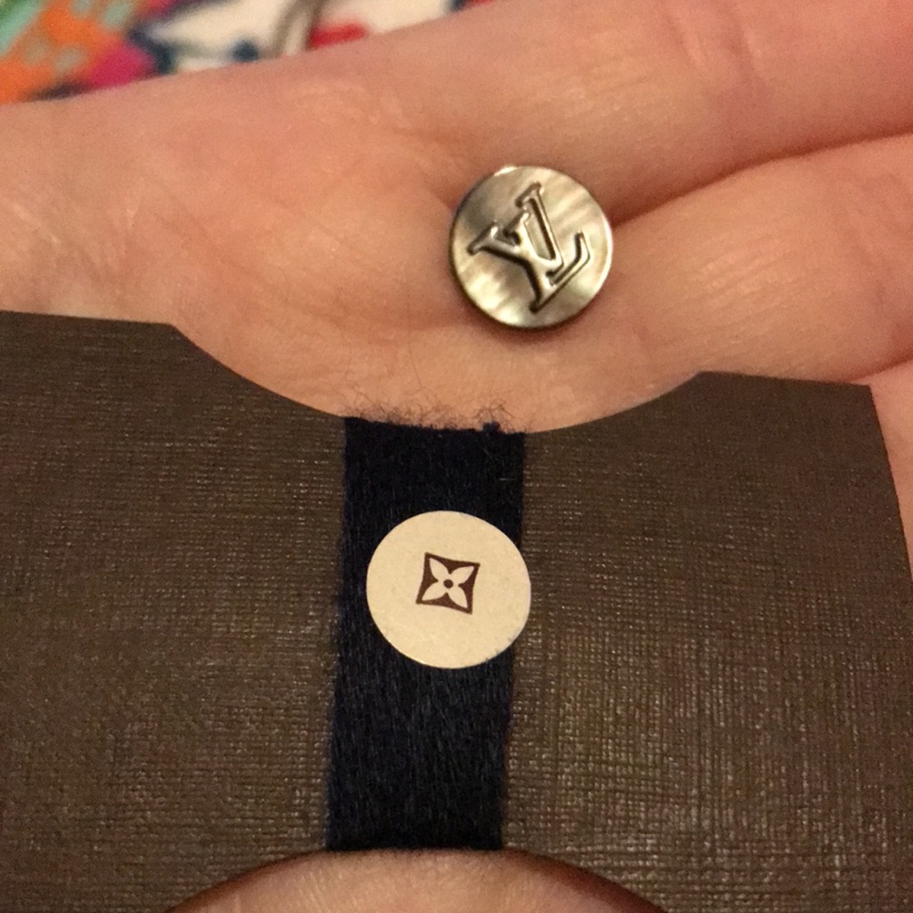 Louis Vuitton Button & Thread